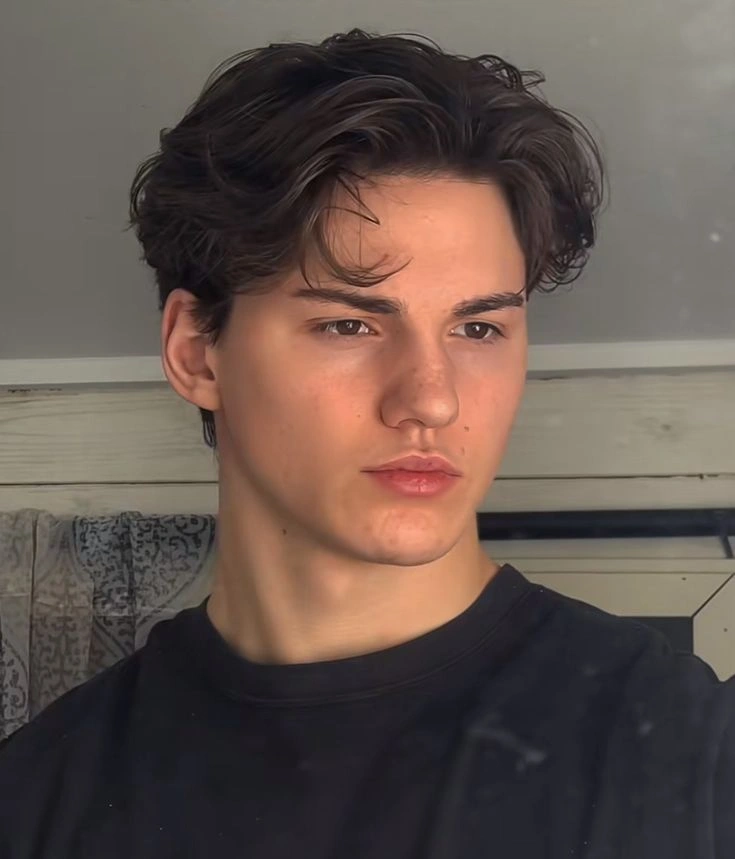 Low Fade Middle Part