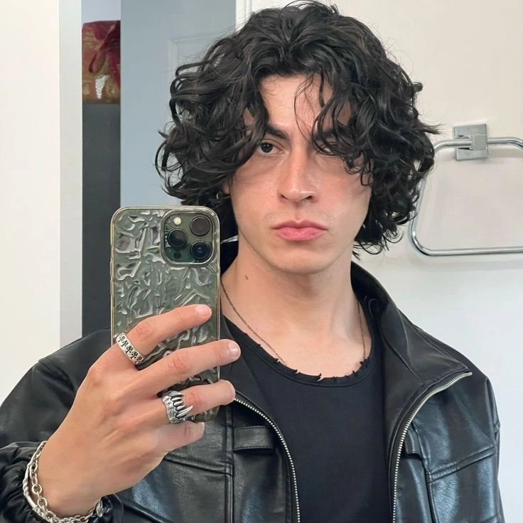 Middle Part Wolf Cut Men