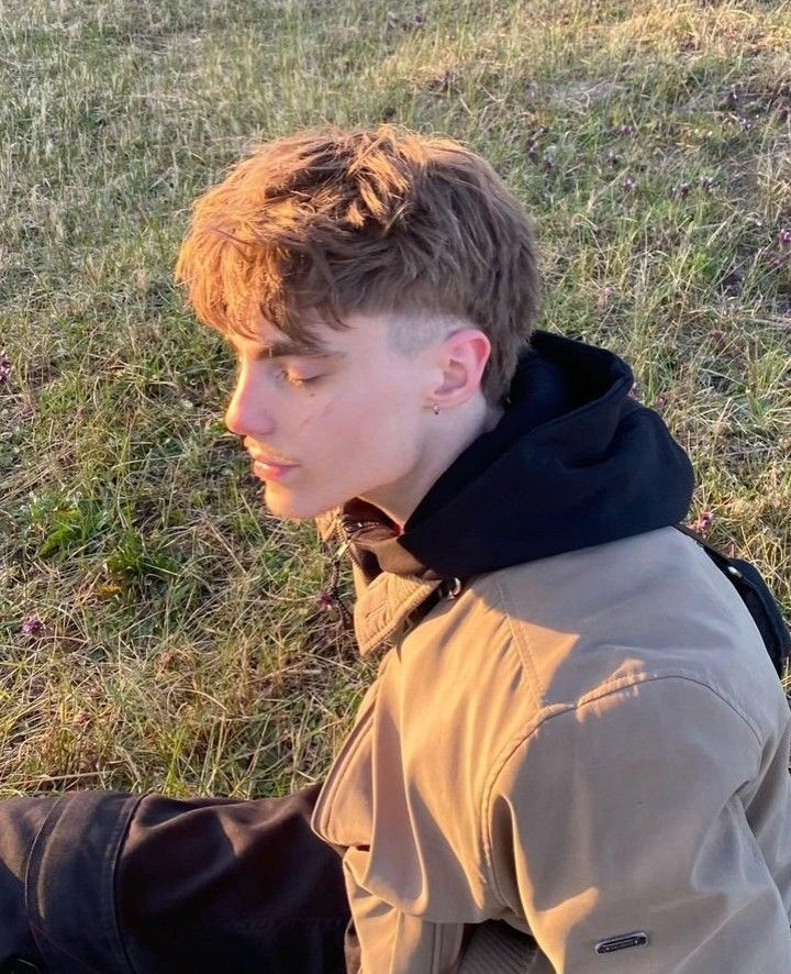 Undercut Burst Fade Mullet