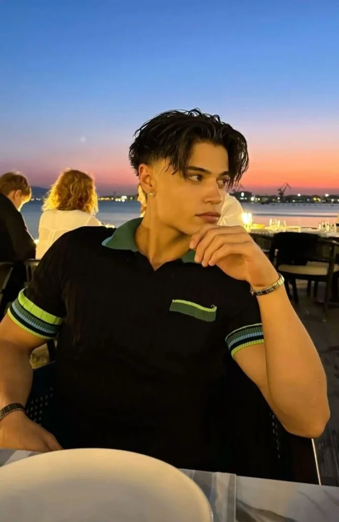 Undercut Middle Part